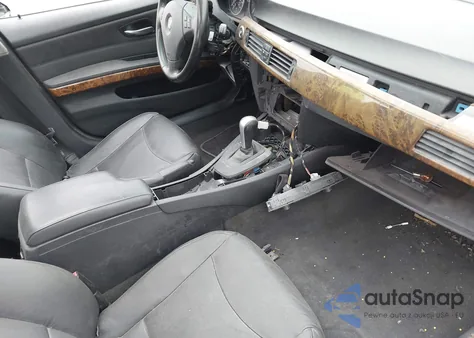 2006 BMW 325Xi z USA, uszkodzony, nr VIN WBAVD13566KV03923